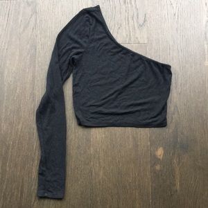 TOBI RIBBED ONE SHOULDER CROP TOP